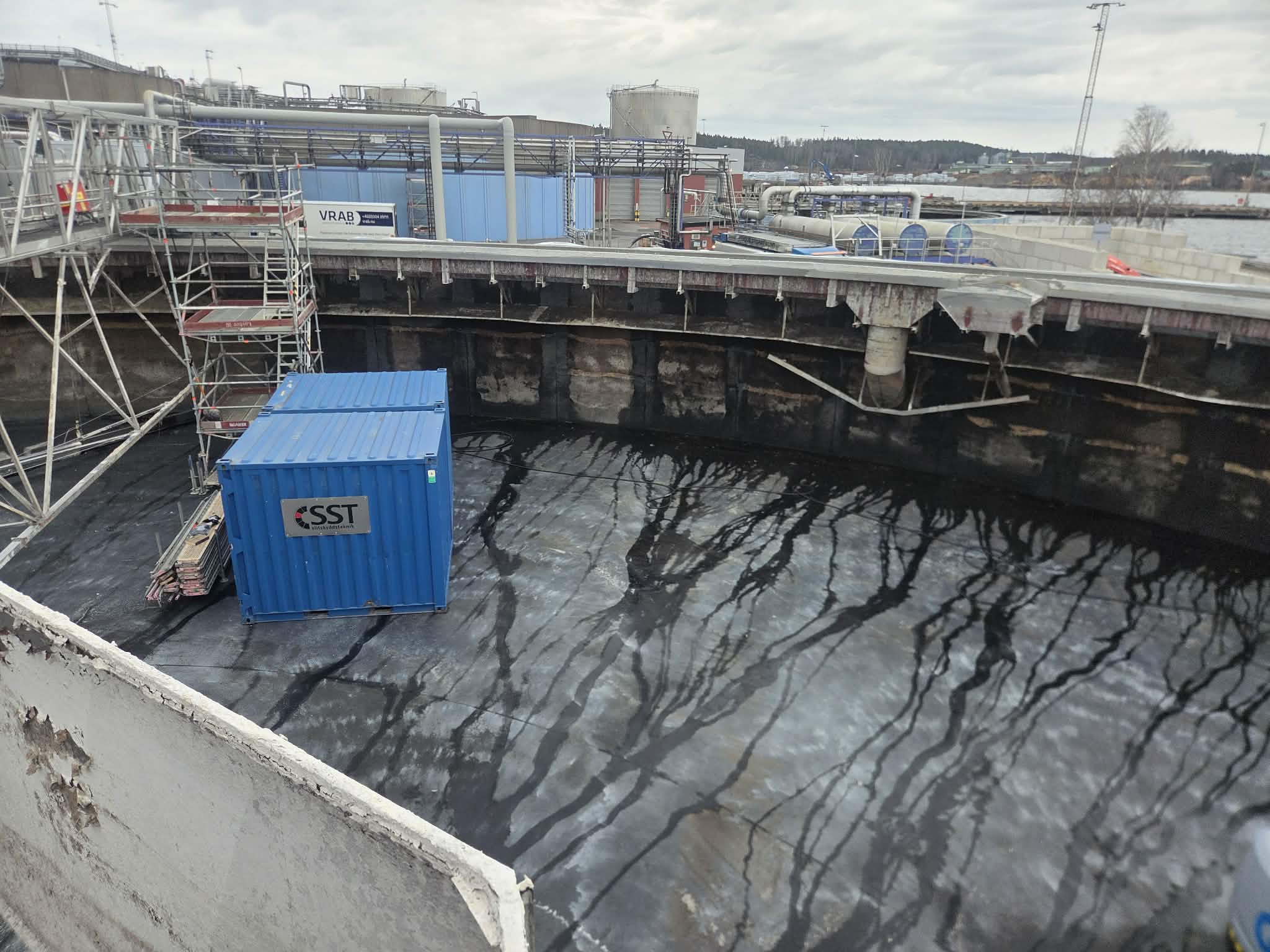 Papper & Massa – Tätning av skarvar i sedimenteringsbassäng